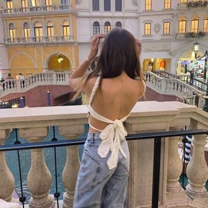 Meet your Posher, Ella